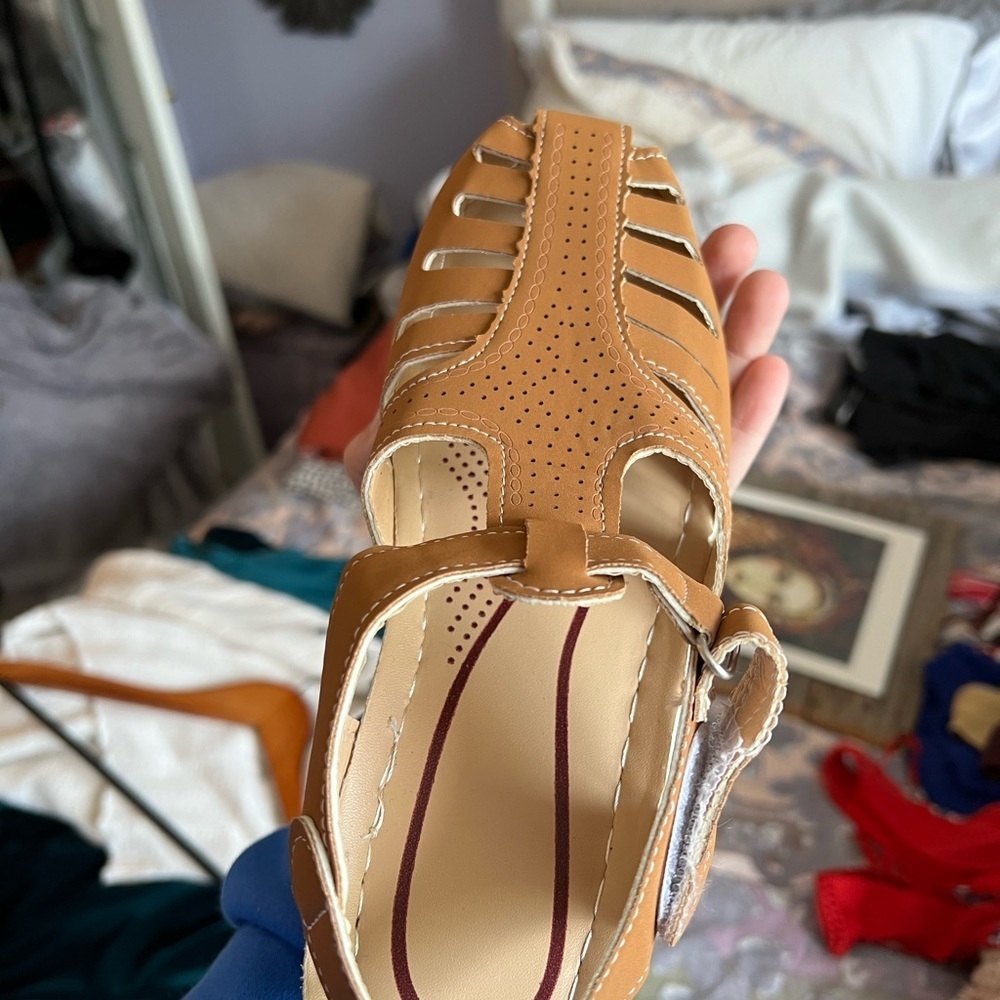New Lightweight Sandals - Picture 6 of 6